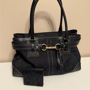 Coach Signature Canvas & Black Leather Shoulder Bag W/Bifold
